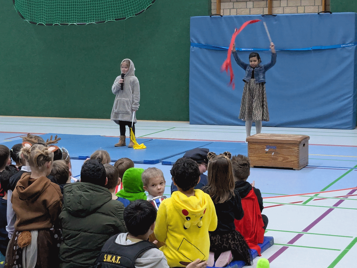 Liedvortrag von Kindern der 4b